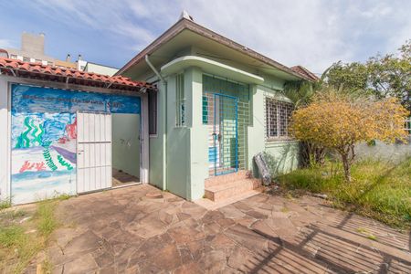 Casa para alugar com 300m², 3 quartos e 5 vagasFachada