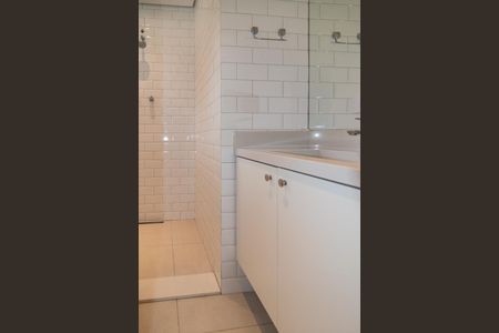Apartamento à venda com 194m², 3 quartos e 1 vaga Apartamento à venda com 194m², 3 quartos e 1 vagaBanheiro de Serviço