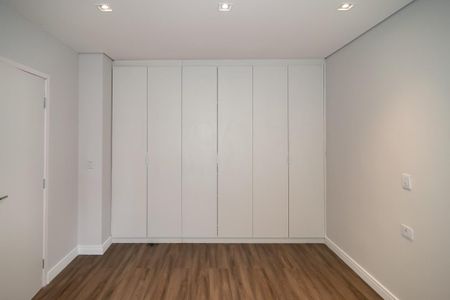 Apartamento à venda com 194m², 3 quartos e 1 vaga Apartamento à venda com 194m², 3 quartos e 1 vagaQuarto de Serviço