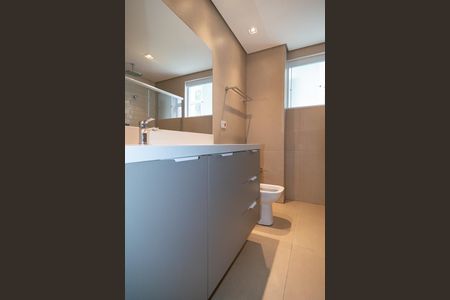 Apartamento à venda com 194m², 3 quartos e 1 vaga Apartamento à venda com 194m², 3 quartos e 1 vagaBanheiro da Suíte 2