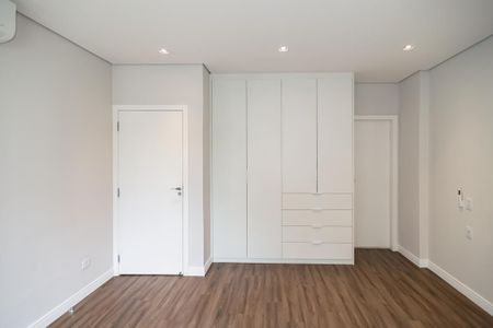 Apartamento à venda com 194m², 3 quartos e 1 vaga Apartamento à venda com 194m², 3 quartos e 1 vagaSuíte