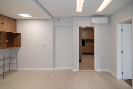 Apartamento à venda com 194m², 3 quartos e 1 vaga Apartamento à venda com 194m², 3 quartos e 1 vagaÁrea de Serviço
