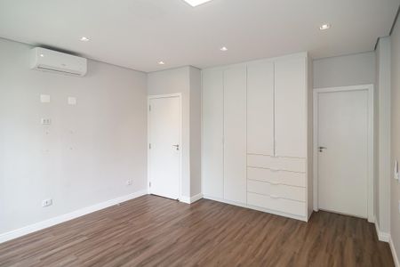 Apartamento à venda com 194m², 3 quartos e 1 vaga Apartamento à venda com 194m², 3 quartos e 1 vagaSuíte