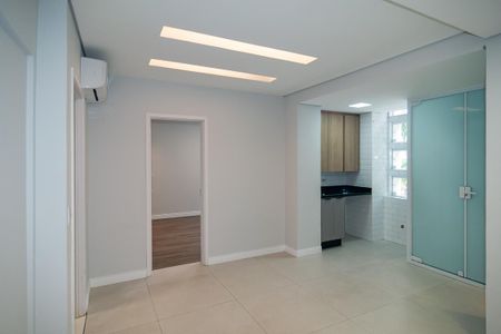 Apartamento à venda com 194m², 3 quartos e 1 vaga Apartamento à venda com 194m², 3 quartos e 1 vagaÁrea de Serviço