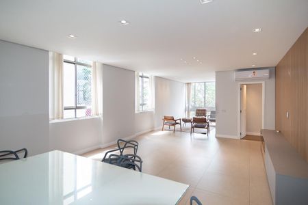 Apartamento à venda com 194m², 3 quartos e 1 vaga Apartamento à venda com 194m², 3 quartos e 1 vagaSala