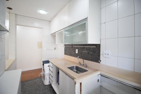 Apartamento à venda com 65m², 2 quartos e 2 vagasCozinha
