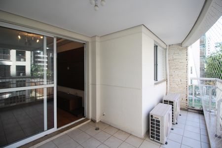 Varanda de apartamento para alugar com 2 quartos, 65m² em Itaim Bibi, São Paulo