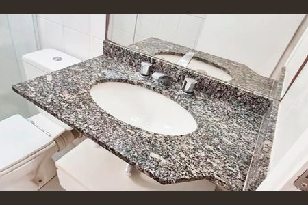 Apartamento à venda com 65m², 2 quartos e 2 vagasBanheiro social