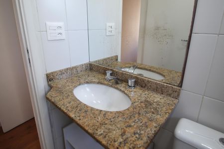 Apartamento à venda com 65m², 2 quartos e 2 vagasBanheiro da Suíte 