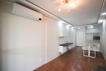 Sala de apartamento para alugar com 2 quartos, 65m² em Itaim Bibi, São Paulo