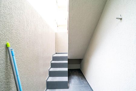 Casa para alugar com 280m², 8 quartos e sem vaga Casa para alugar com 280m², 8 quartos e sem vagaEscada