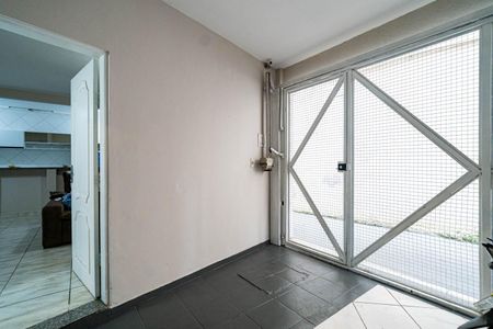 Casa para alugar com 280m², 8 quartos e sem vaga Casa para alugar com 280m², 8 quartos e sem vagaGaragem