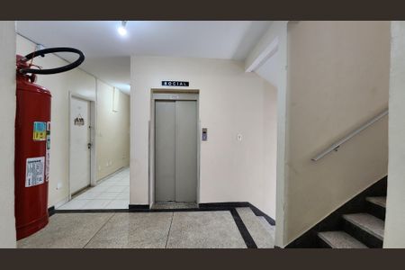 Apartamento para alugar com 54m², 1 quarto e sem vagaEscada