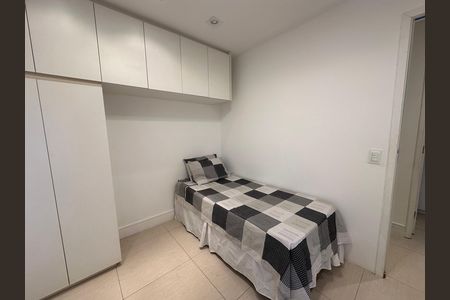 Quarto de apartamento à venda com 2 quartos, 91m² em Tamboré, Barueri