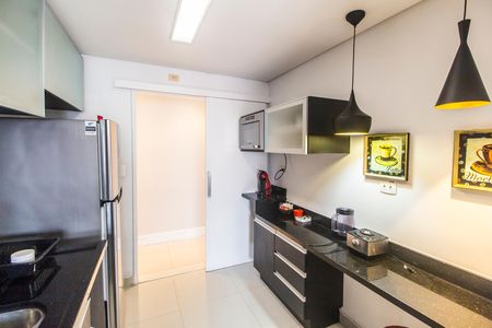 Cozinha de apartamento para alugar com 2 quartos, 91m² em Tamboré, Barueri