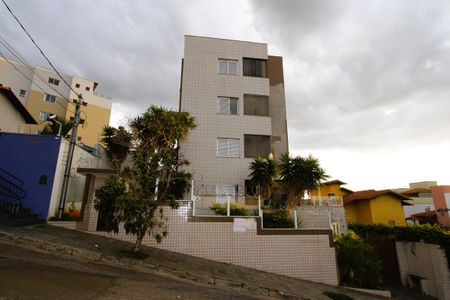 Apartamento para alugar com 107m², 3 quartos e 2 vagasFachada 