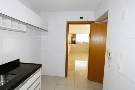 Apartamento para alugar com 107m², 3 quartos e 2 vagasCozinha