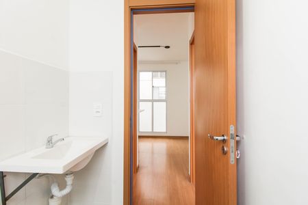 Banheiro de apartamento para alugar com 2 quartos, 42m² em Igara, Canoas