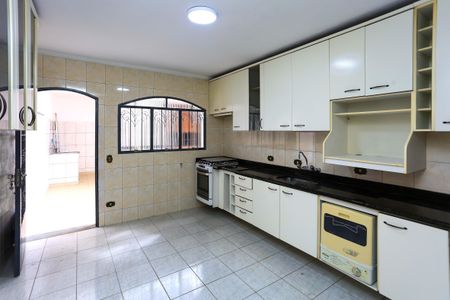 Casa para alugar com 200m², 3 quartos e 2 vagasCozinha