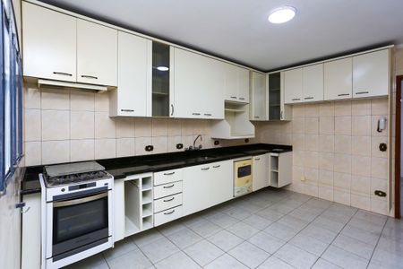 Casa para alugar com 200m², 3 quartos e 2 vagasCozinha