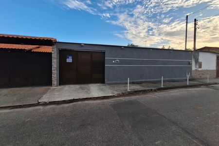 Casa para alugar com 360m², 2 quartos e 8 vagas Casa para alugar com 360m², 2 quartos e 8 vagasFachada