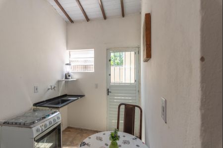Cozinha de kitnet/studio para alugar com 1 quarto, 23m² em Jardim Santa Lúcia, Campinas