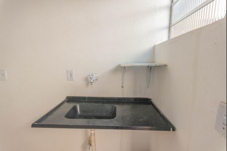 Cozinha de casa para alugar com 1 quarto, 28m² em Jardim Santa Lúcia, Campinas