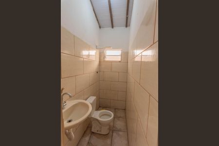 Banheiro de casa para alugar com 1 quarto, 28m² em Jardim Santa Lúcia, Campinas