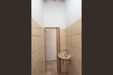 Banheiro Social de kitnet/studio para alugar com 1 quarto, 23m² em Jardim Santa Lúcia, Campinas