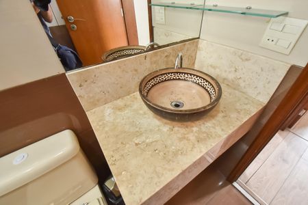 Apartamento à venda com 68m², 3 quartos e 2 vagasBanheiro Social