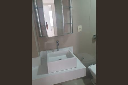 Banheiro  de apartamento para alugar com 3 quartos, 65m² em Rudge Ramos, São Bernardo do Campo
