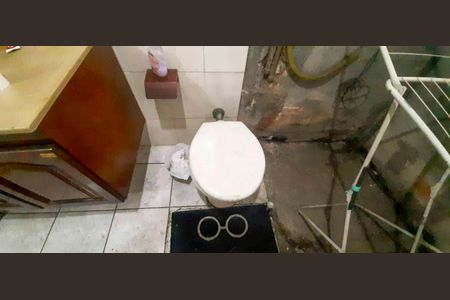 Casa à venda com 288m², 4 quartos e 3 vagas Casa à venda com 288m², 4 quartos e 3 vagasBanheiro Social 2