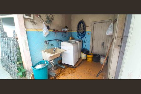 Casa à venda com 288m², 4 quartos e 3 vagas Casa à venda com 288m², 4 quartos e 3 vagasÁrea de Serviço