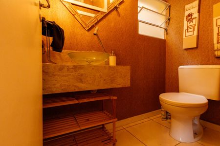 Casa de condomínio à venda com 140m², 3 quartos e 2 vagasLavabo