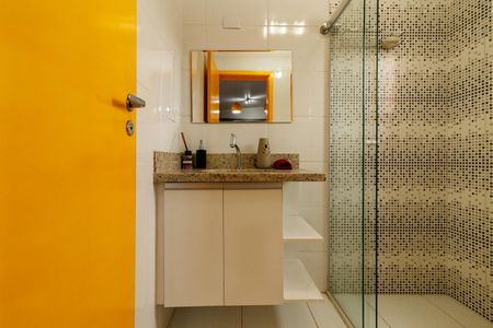 Casa de condomínio à venda com 140m², 3 quartos e 2 vagasBanheiro Social