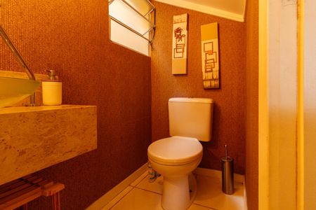 Casa de condomínio à venda com 140m², 3 quartos e 2 vagasLavabo