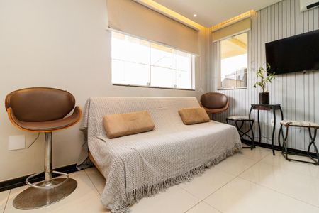 Sala de casa de condomínio à venda com 3 quartos, 140m² em Vila Nova Mazzei, São Paulo