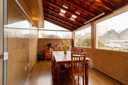 Casa de condomínio à venda com 140m², 3 quartos e 2 vagasVaranda gourmet