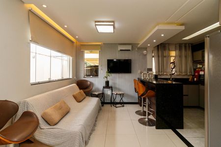 Casa de condomínio à venda com 140m², 3 quartos e 2 vagasSala