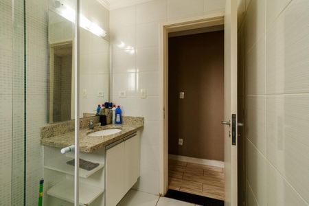 Casa de condomínio à venda com 140m², 3 quartos e 2 vagasBanheiro Social 2