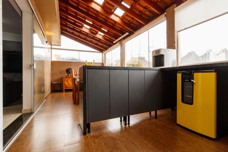 Casa de condomínio à venda com 140m², 3 quartos e 2 vagasVaranda gourmet