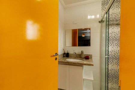 Casa de condomínio à venda com 140m², 3 quartos e 2 vagasBanheiro Social