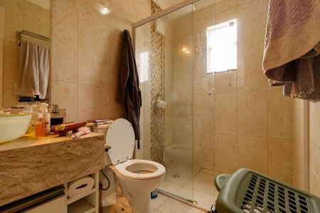 Casa de condomínio à venda com 140m², 3 quartos e 2 vagasBanheiro da Suíte