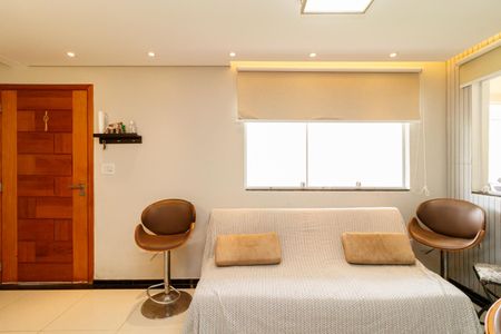 Casa de condomínio à venda com 140m², 3 quartos e 2 vagasSala