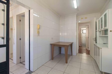 Apartamento para alugar com 128m², 3 quartos e 2 vagas Apartamento para alugar com 128m², 3 quartos e 2 vagasCozinha