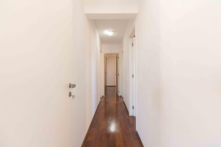 Apartamento para alugar com 128m², 3 quartos e 2 vagas Apartamento para alugar com 128m², 3 quartos e 2 vagasCorredor