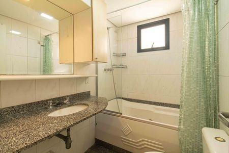 Apartamento para alugar com 128m², 3 quartos e 2 vagas Apartamento para alugar com 128m², 3 quartos e 2 vagasBanheiro da Suíte 3