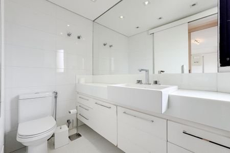 Apartamento para alugar com 57m², 1 quarto e 2 vagasBanheiro da Suíte