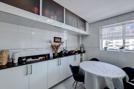 Apartamento à venda com 160m², 3 quartos e 2 vagasCozinha
