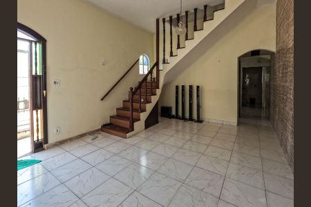 Casa para alugar com 244m², 1 quarto e sem vagaSala